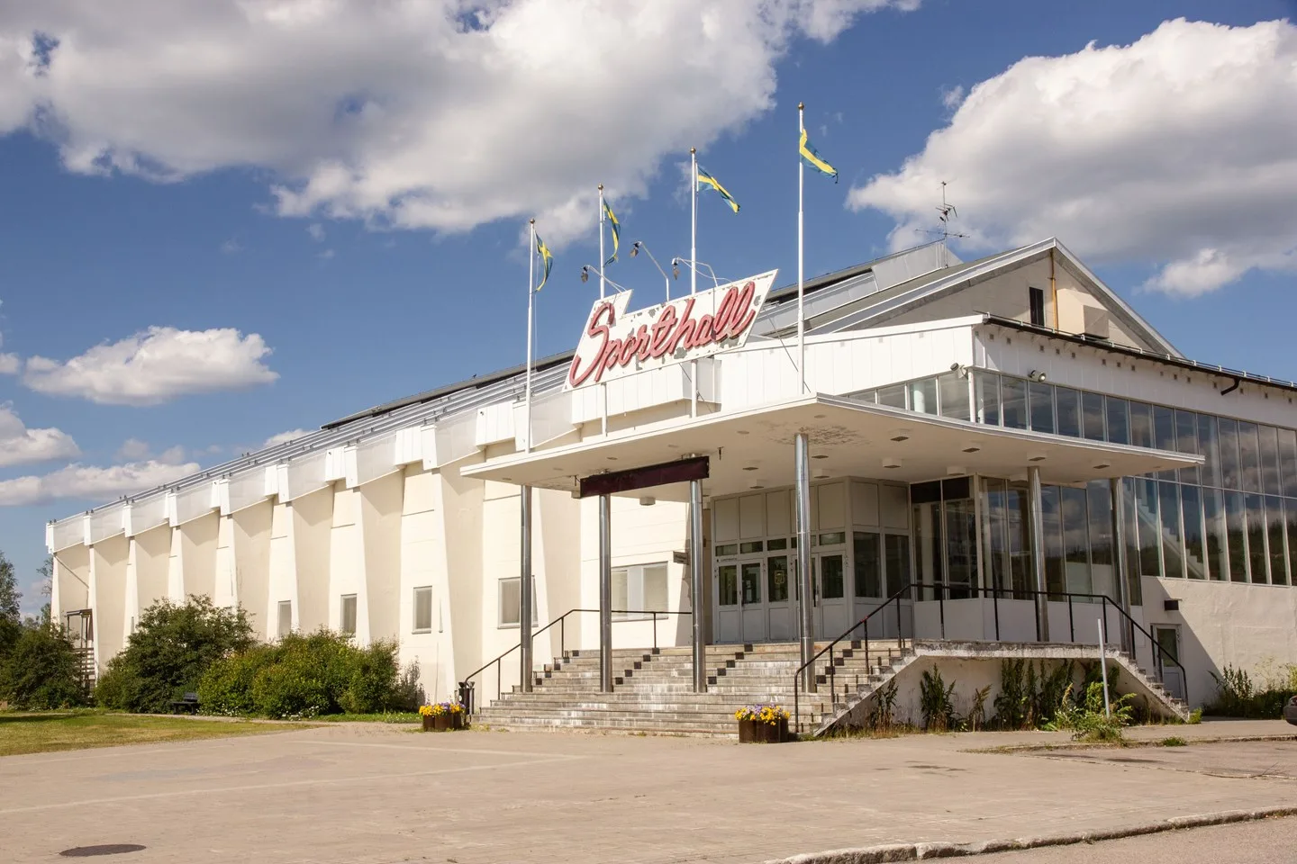 Bild på den gamla sporthallen i Malmberget
