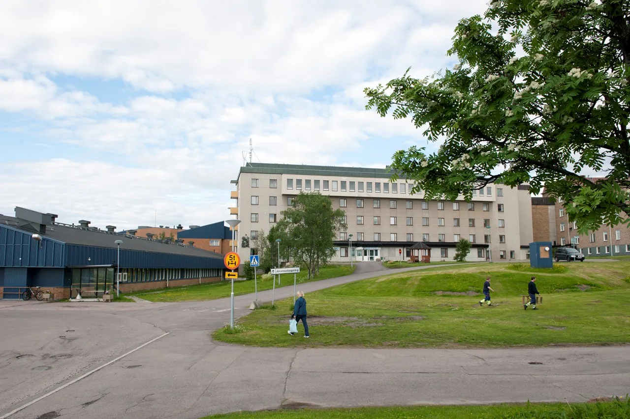 Sommarbild på Kiruna sjukhus